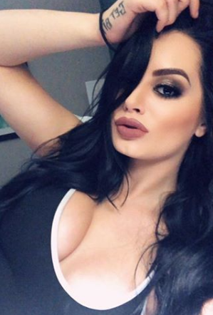 wwe-summerslam-paige-smackdown-live-pictures-instagram-1428042.png